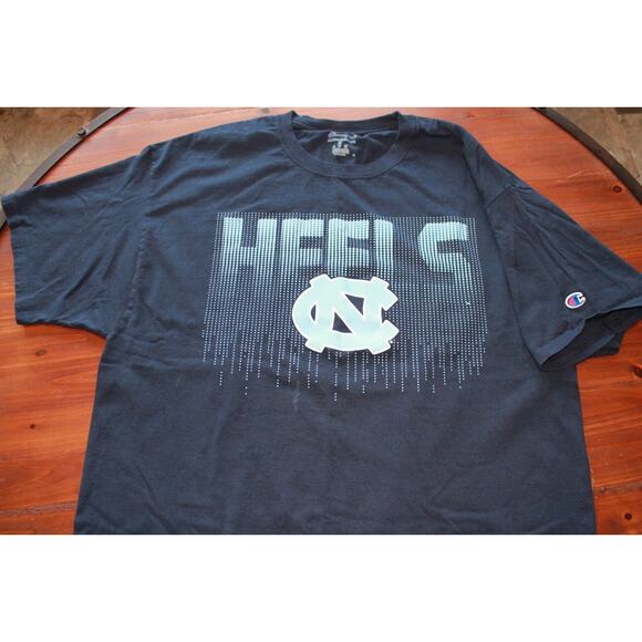 Champion NCAA Football North Carolina Tar Heels XL T-shirt Blue Logo Graphic - Picture 2 of 5